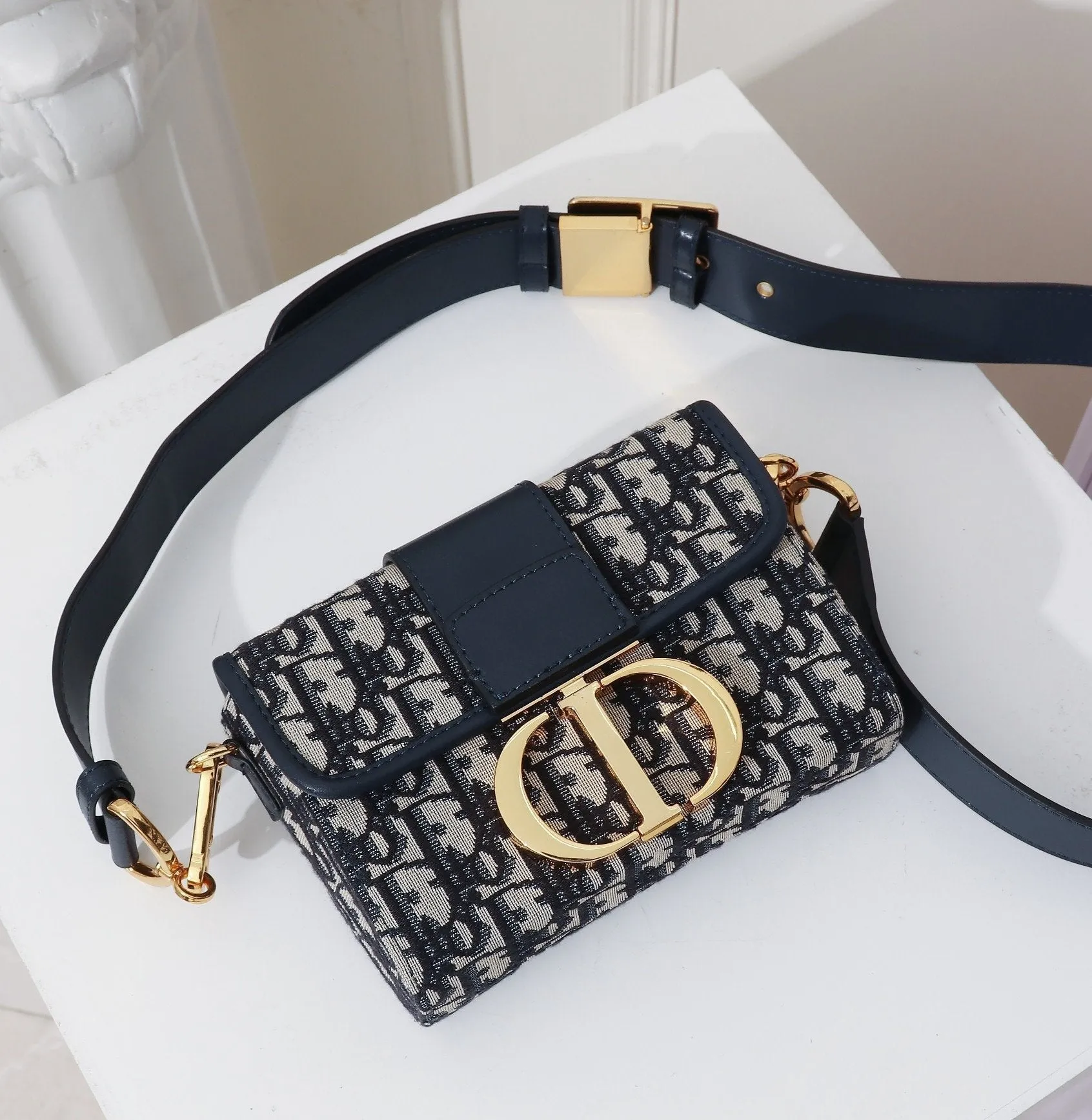 Designer Handbags DR 173