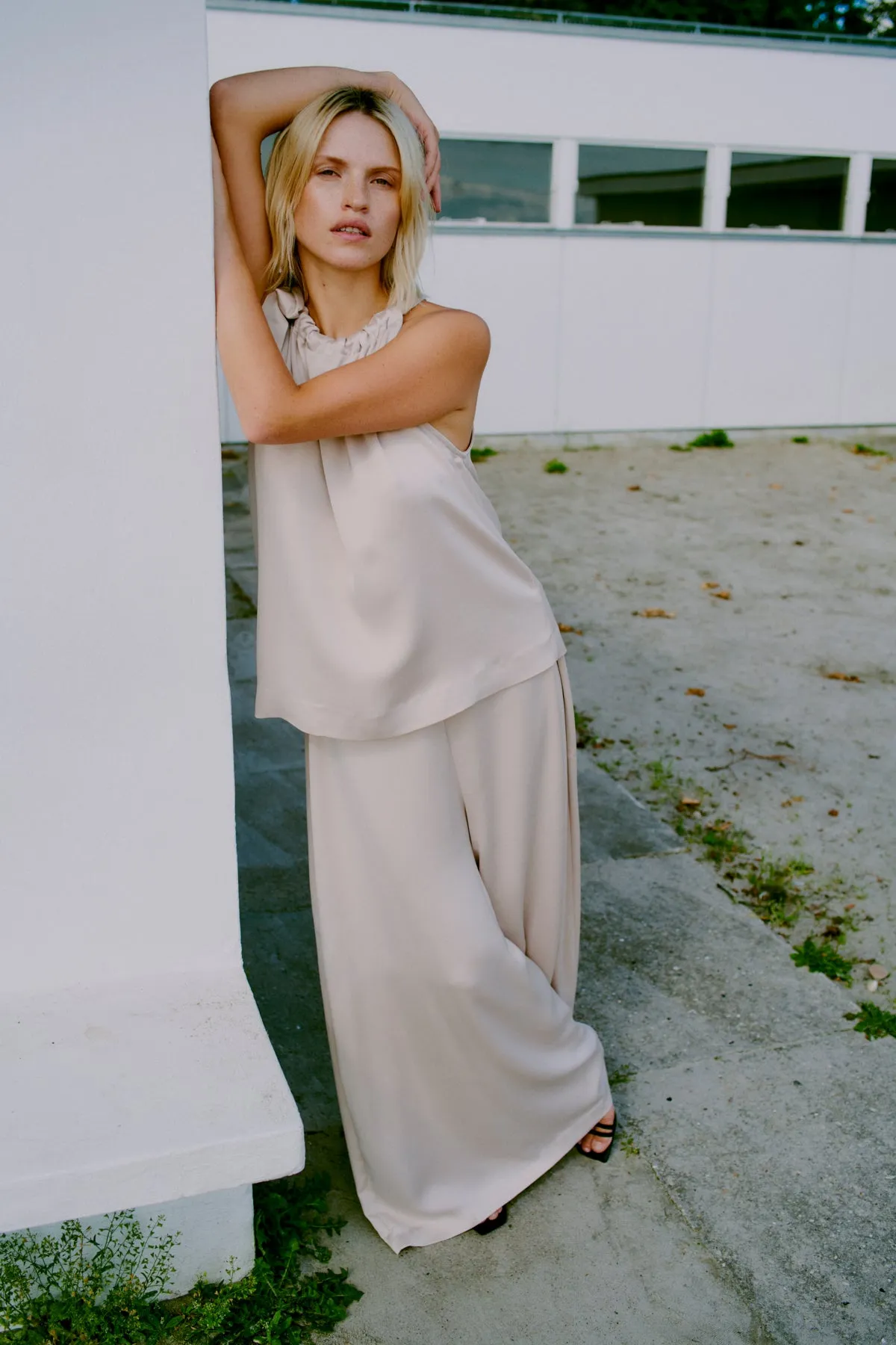 Esto Sleeveless Blouse