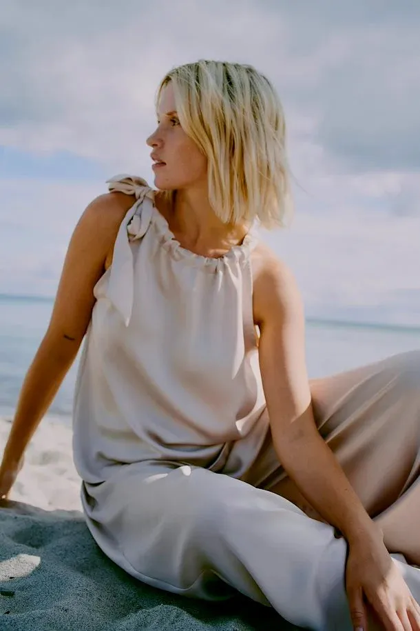 Esto Sleeveless Blouse